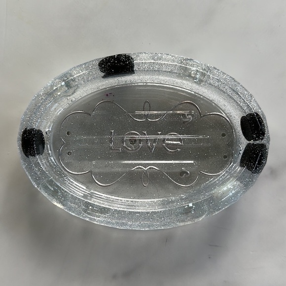 LOVE soap dish & Set of 3 soap bars - Picture 2 of 7